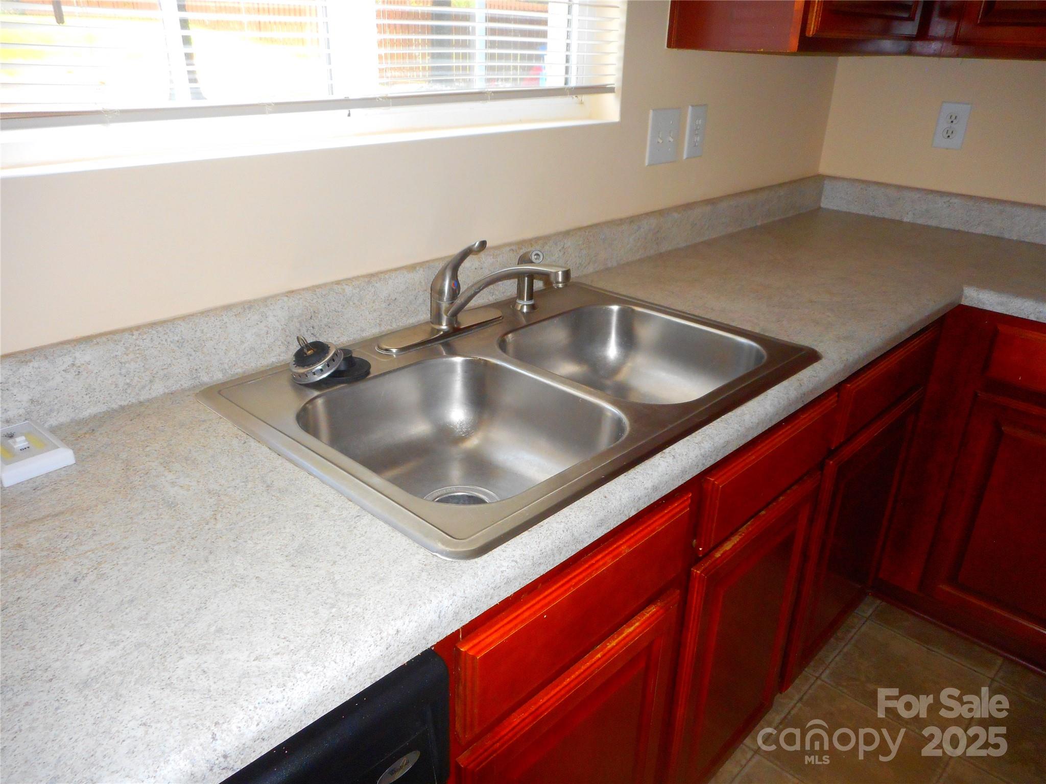 Hamilton Lakes - Residential