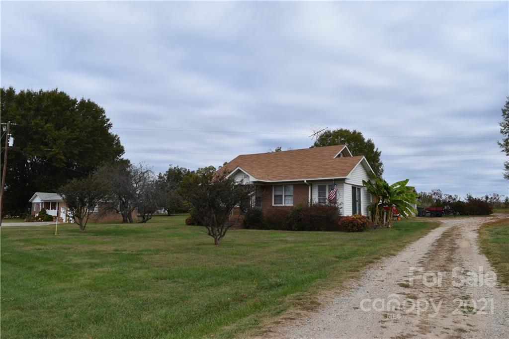 768 River Highway