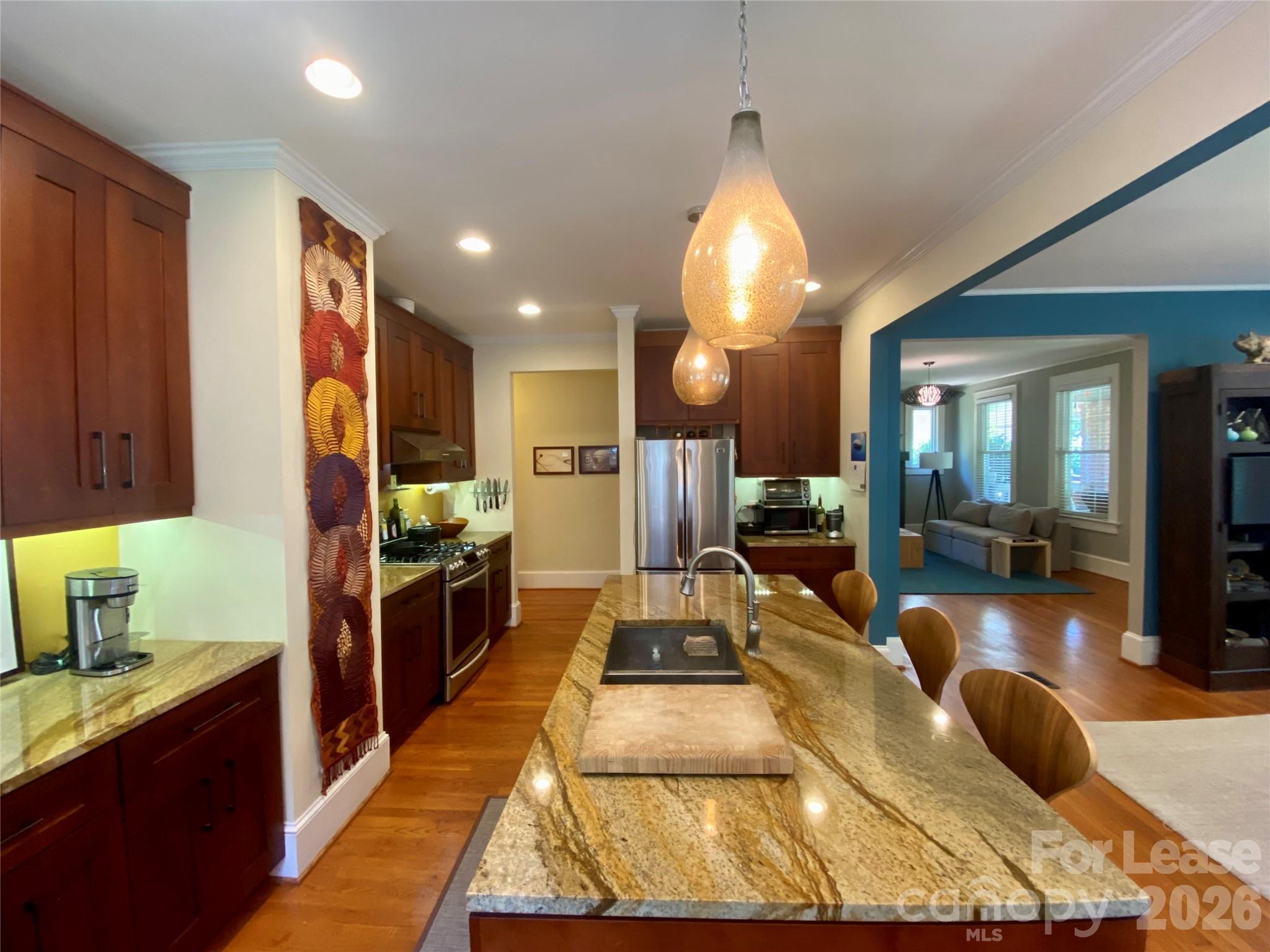 2021 Ashland Avenue