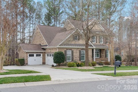 Photo of 2404 Island Lake Drive, Charlotte, NC 28214 (MLS # 4340024)