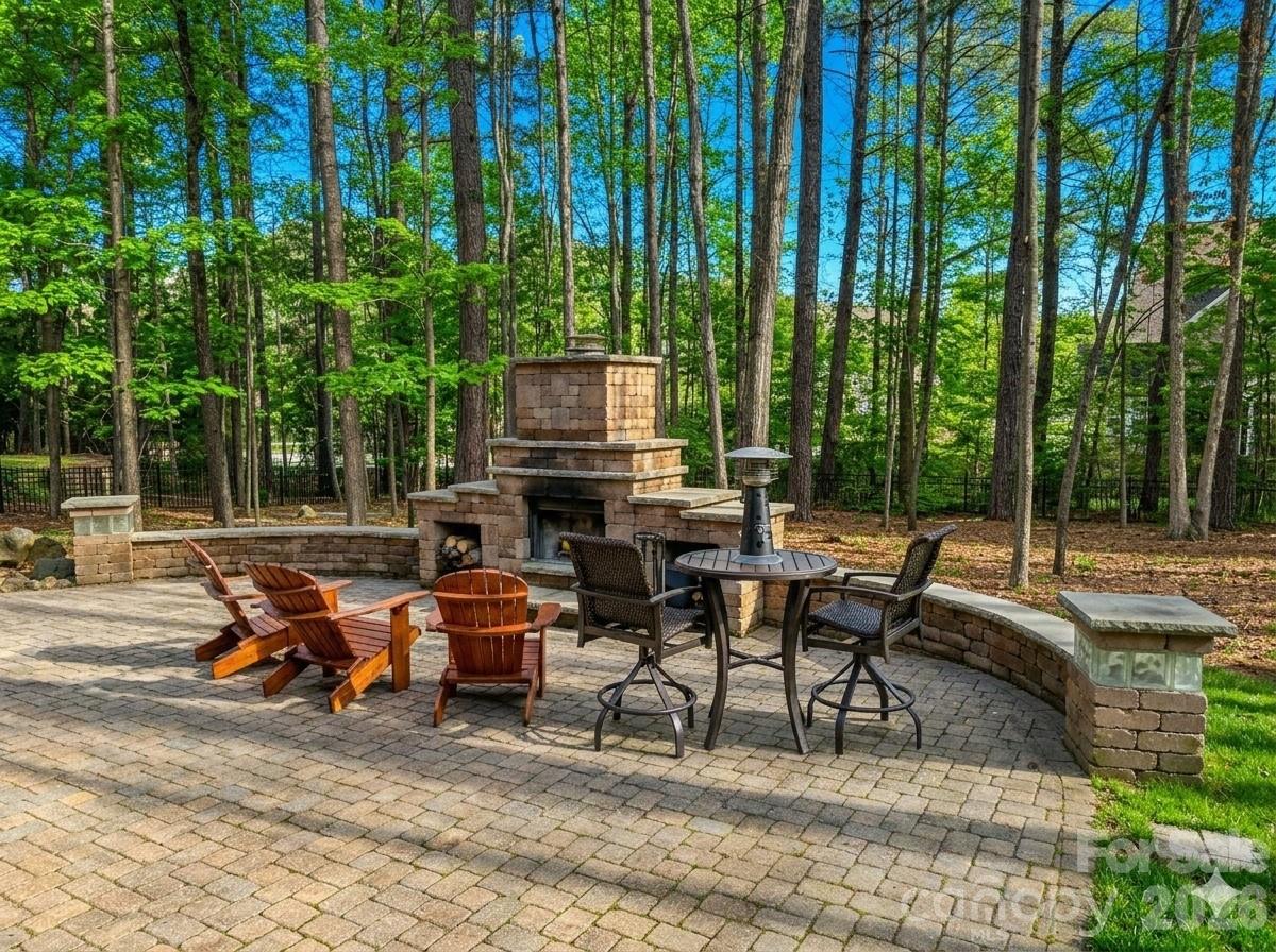 2404 Island Lake Drive