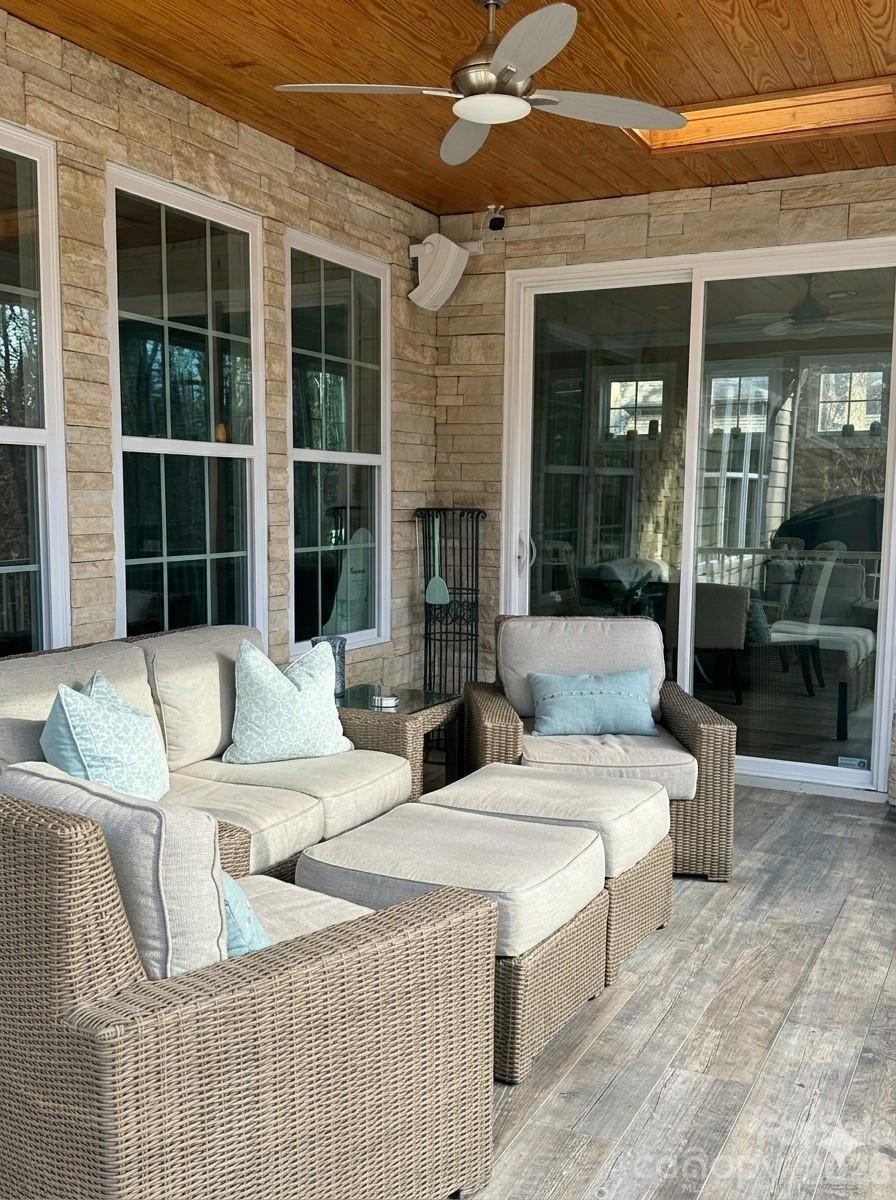 2404 Island Lake Drive