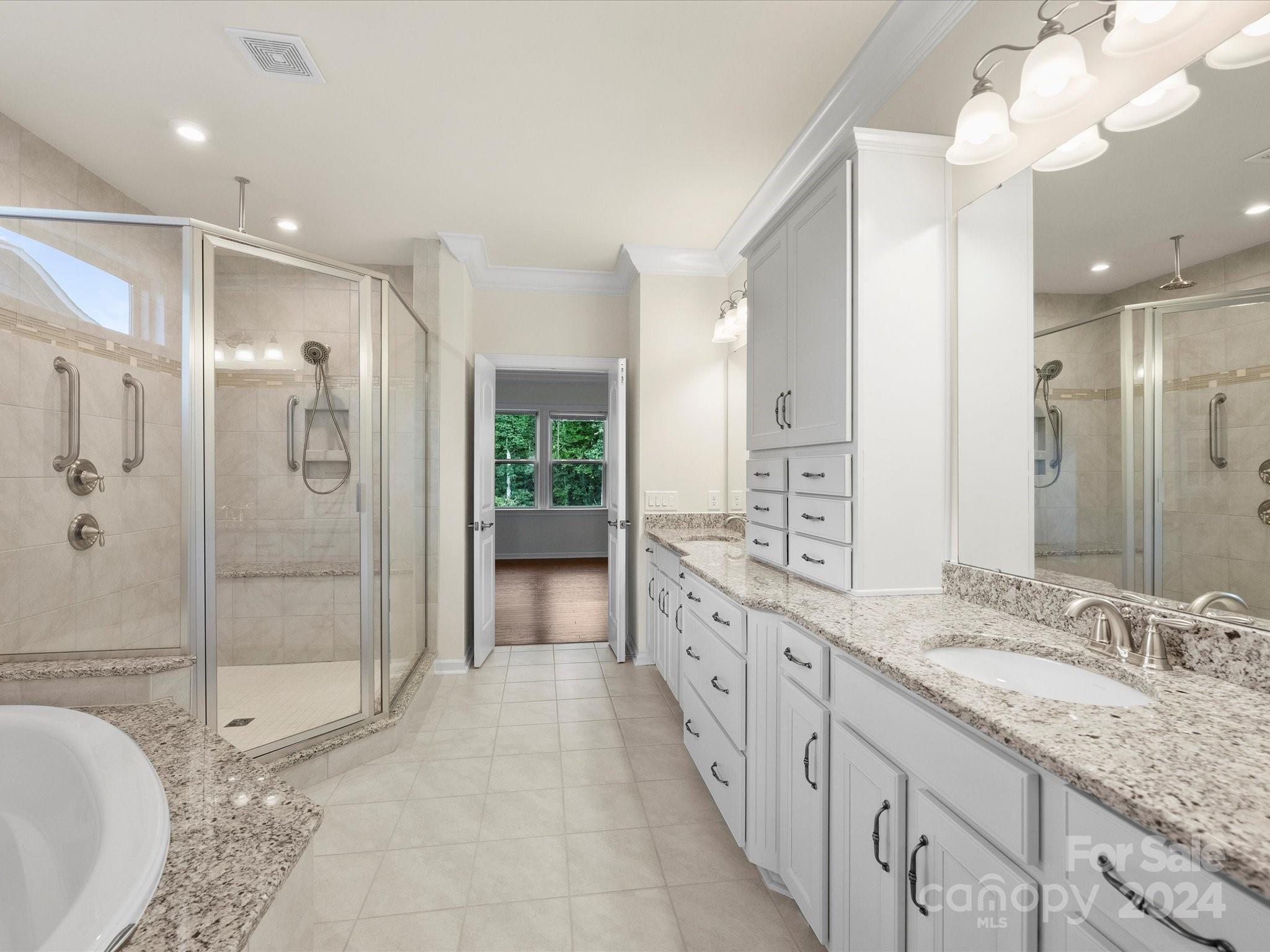 Queensbridge - Residential