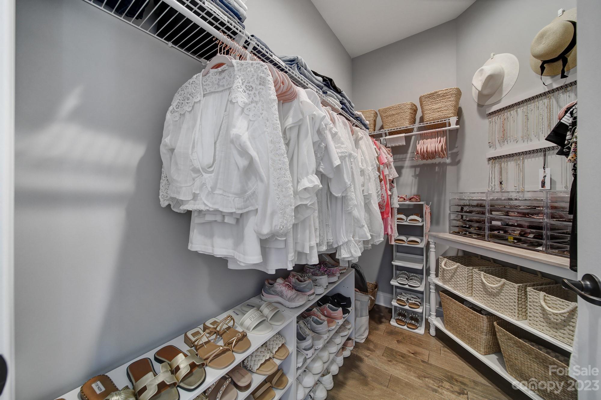 Baileys Glen - Residential