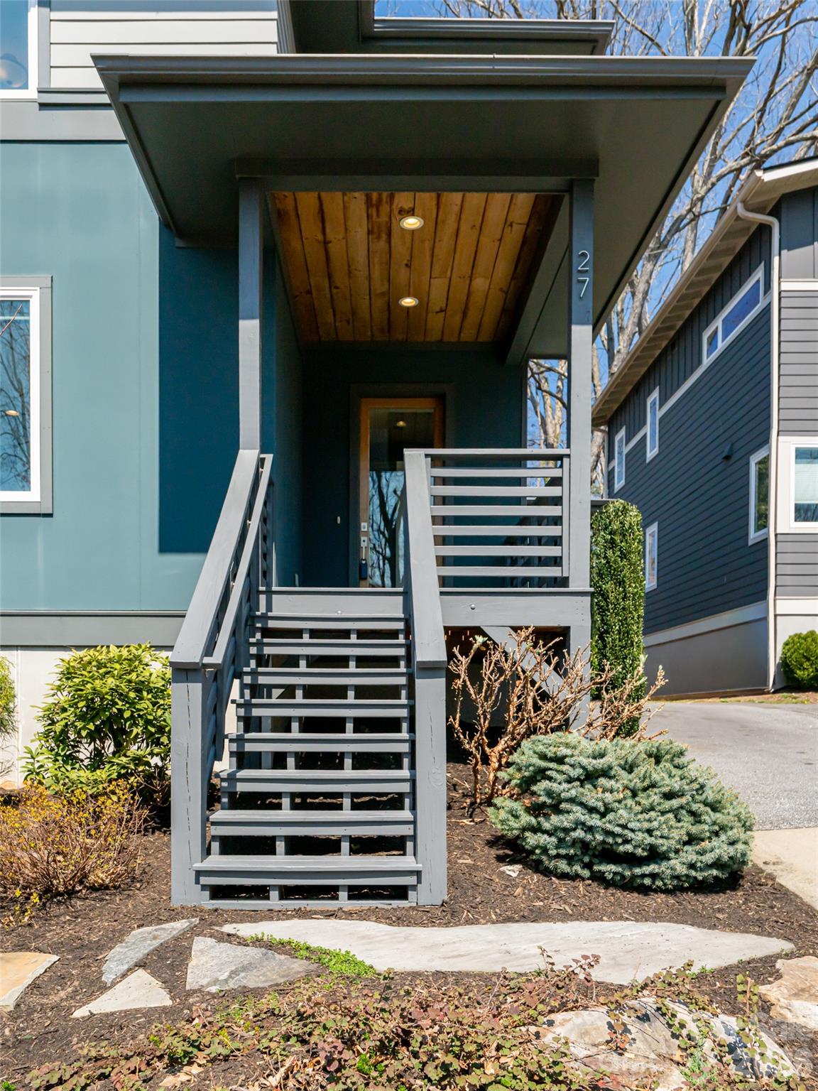 27 Mauricet Lane