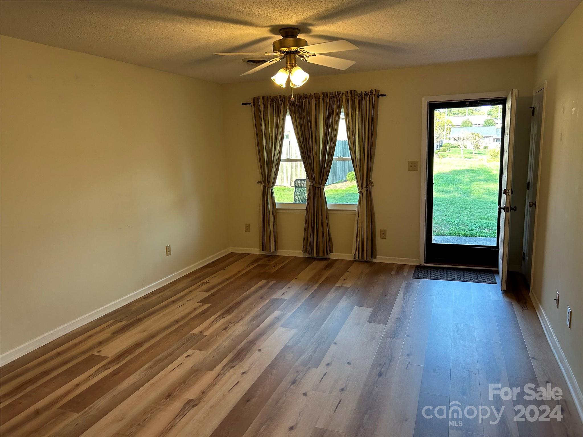 Parkwood Villas - Residential