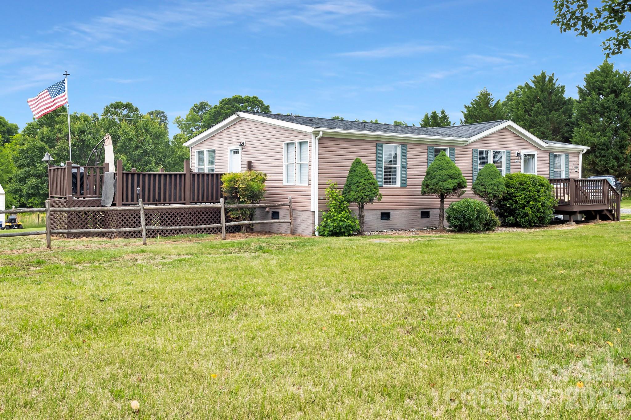 1677 Jennings Road