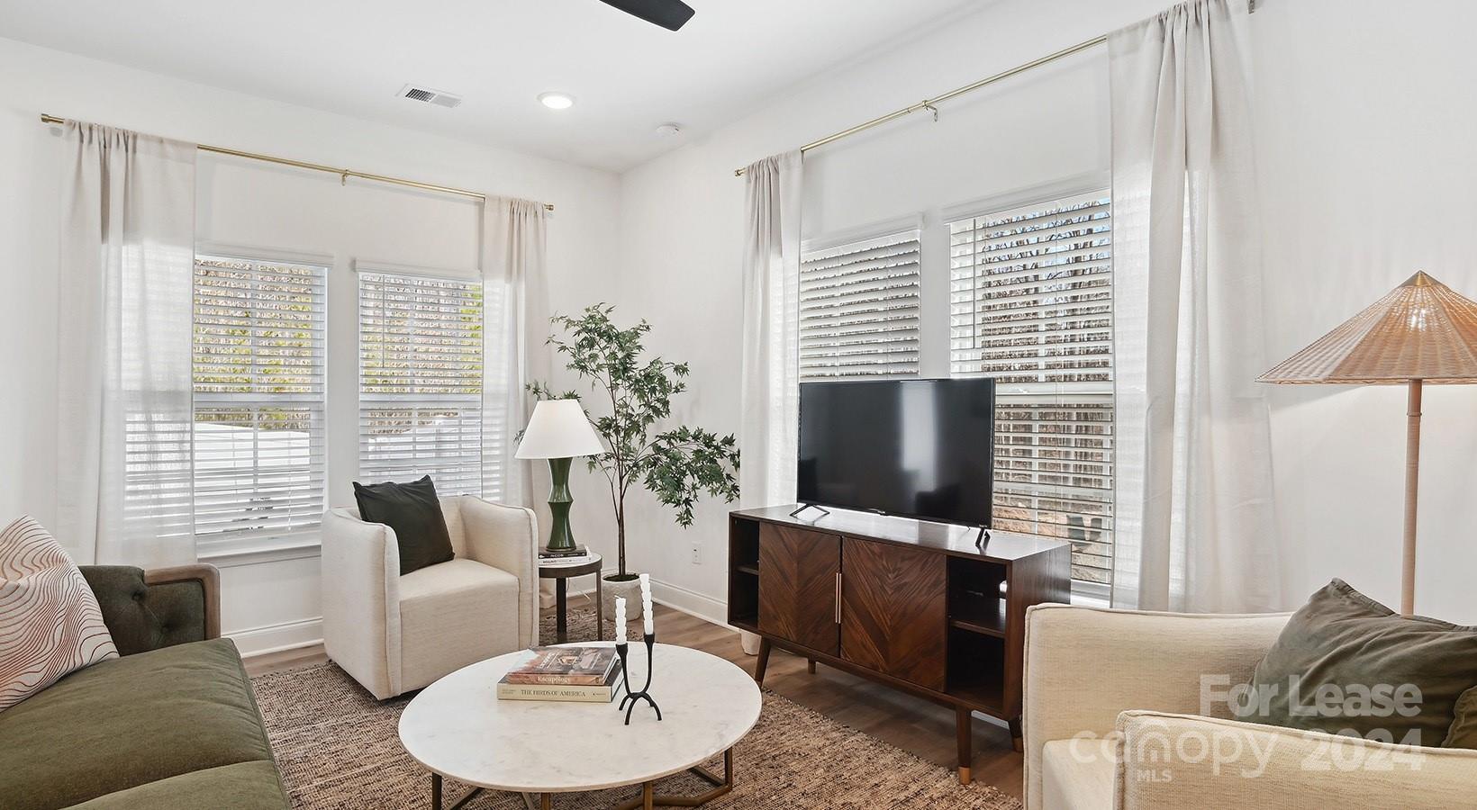 Charlotte, North Carolina 28216, United States, 3 Bedrooms Bedrooms, ,3 BathroomsBathrooms,Residential,Active,54175