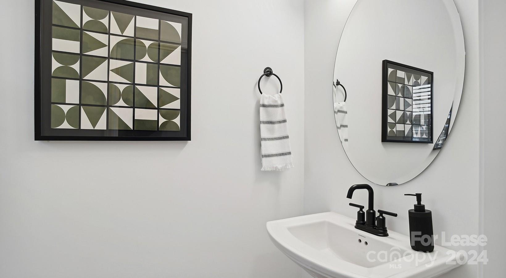 Charlotte, North Carolina 28216, United States, 3 Bedrooms Bedrooms, ,3 BathroomsBathrooms,Residential,Active,54175