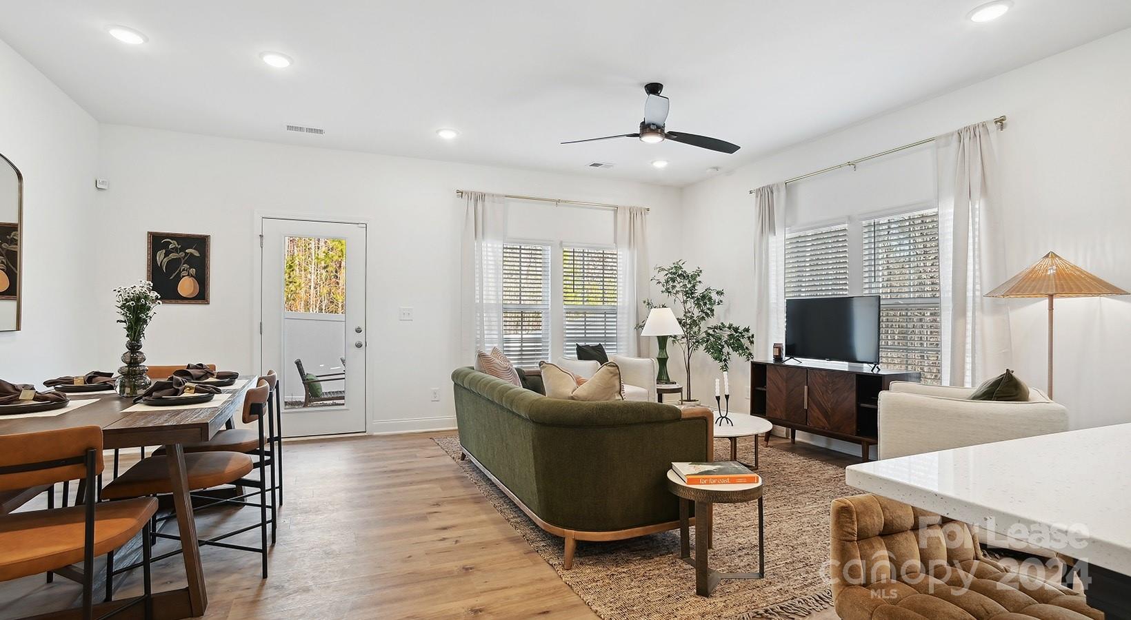 Charlotte, North Carolina 28216, United States, 3 Bedrooms Bedrooms, ,3 BathroomsBathrooms,Residential,Active,54175