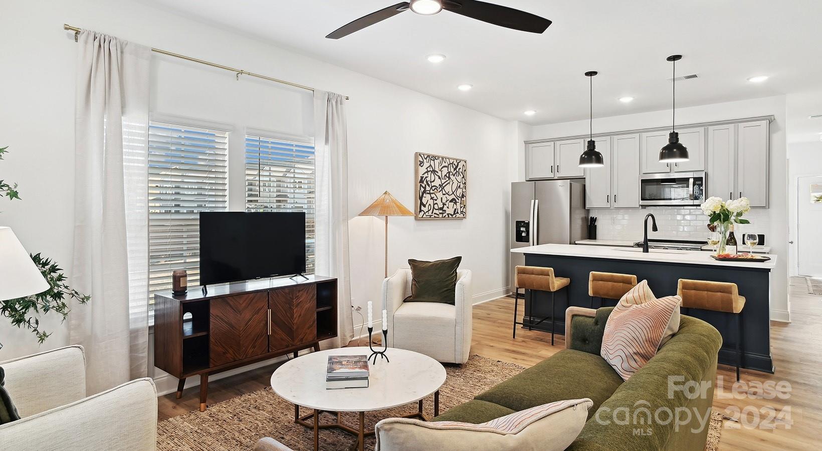 Charlotte, North Carolina 28216, United States, 3 Bedrooms Bedrooms, ,3 BathroomsBathrooms,Residential,Active,54175