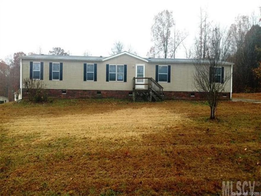 2002 Fleetwood Country Manor in great location! Huge master bedroom has sitting room and large walk-in closet. Den,Living room and a total of 4 bedrooms! This property is owned by the US Dept of HUD case#381-822293. Sold Insured w/escrow. Subject to appraisal. Seller makes no representations or warranties as to property condition.HUD homes are sold "AS-IS". Pre 1979 properties to include LBP notices. Equal Housing Opportunity.Seller may contribute up to 3% closing costs upon request with offer.