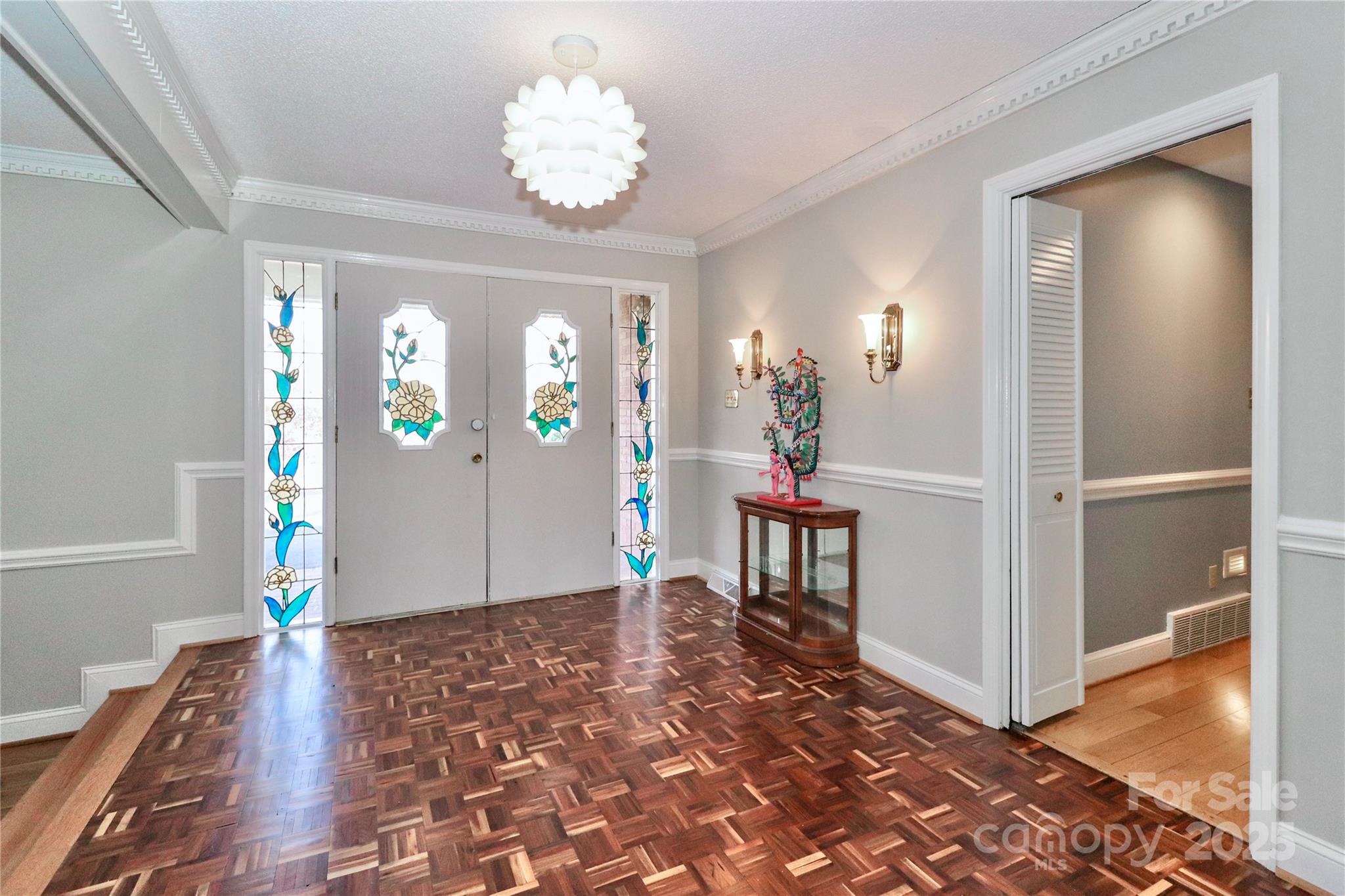 251 Gleneagles Road E