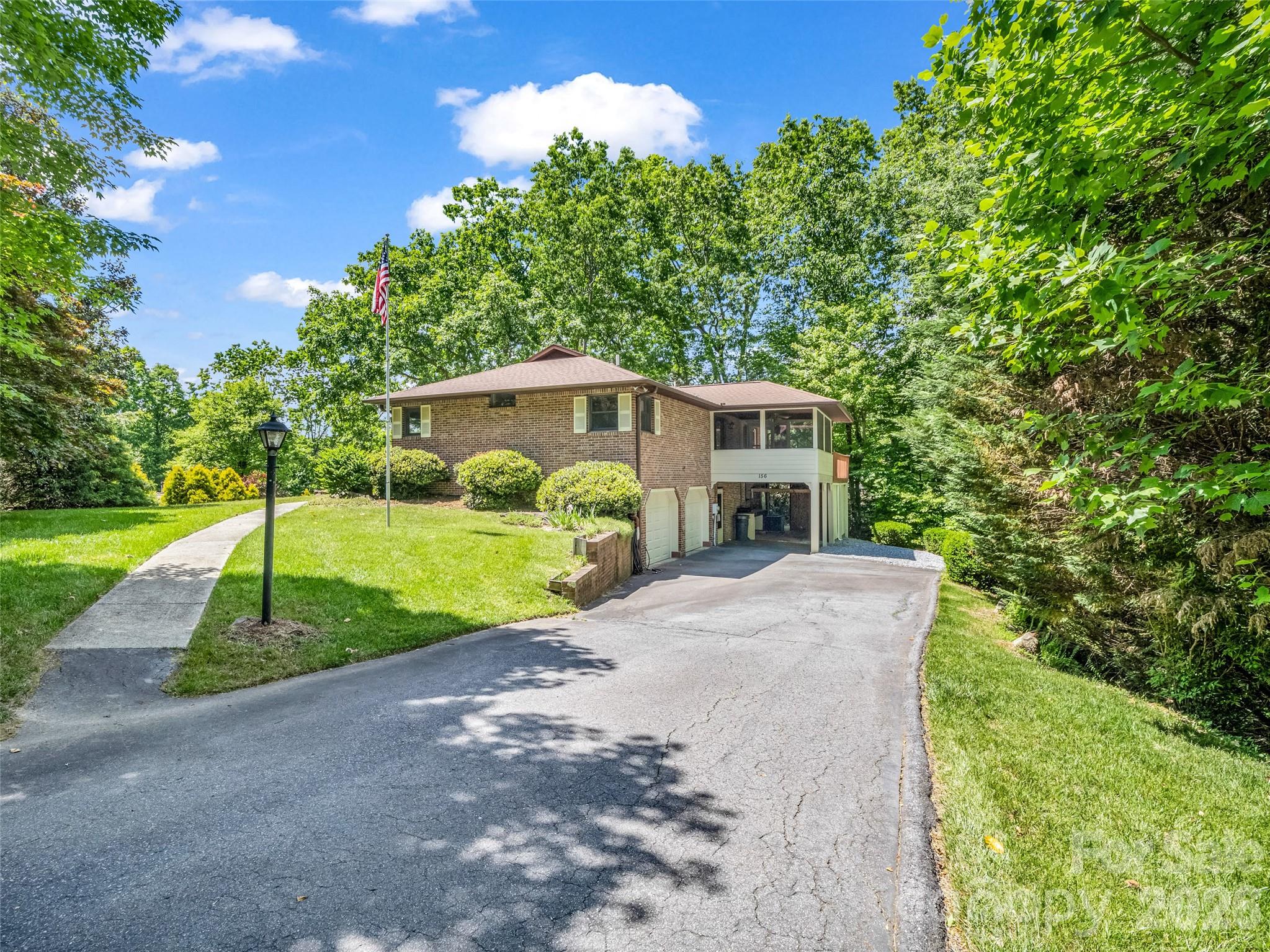 156 Deer Run