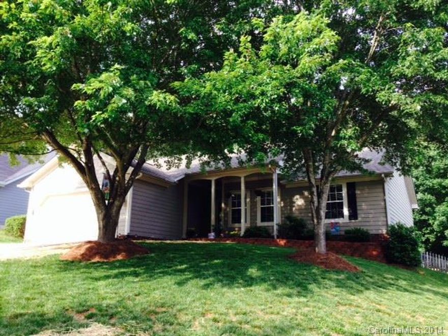Well maintained Ranch Style home on a cul-de-sac street in a great Matthews neighborhood.  Well designed floor plan with ceiling fans in bedrooms and great room and lots of light.  Master Bath has double sinks, separate shower and whirlpool tub plus MB has a walk in closet.  Roof new in 2013. Some new landscaping is under way.  Great place to put down some roots.