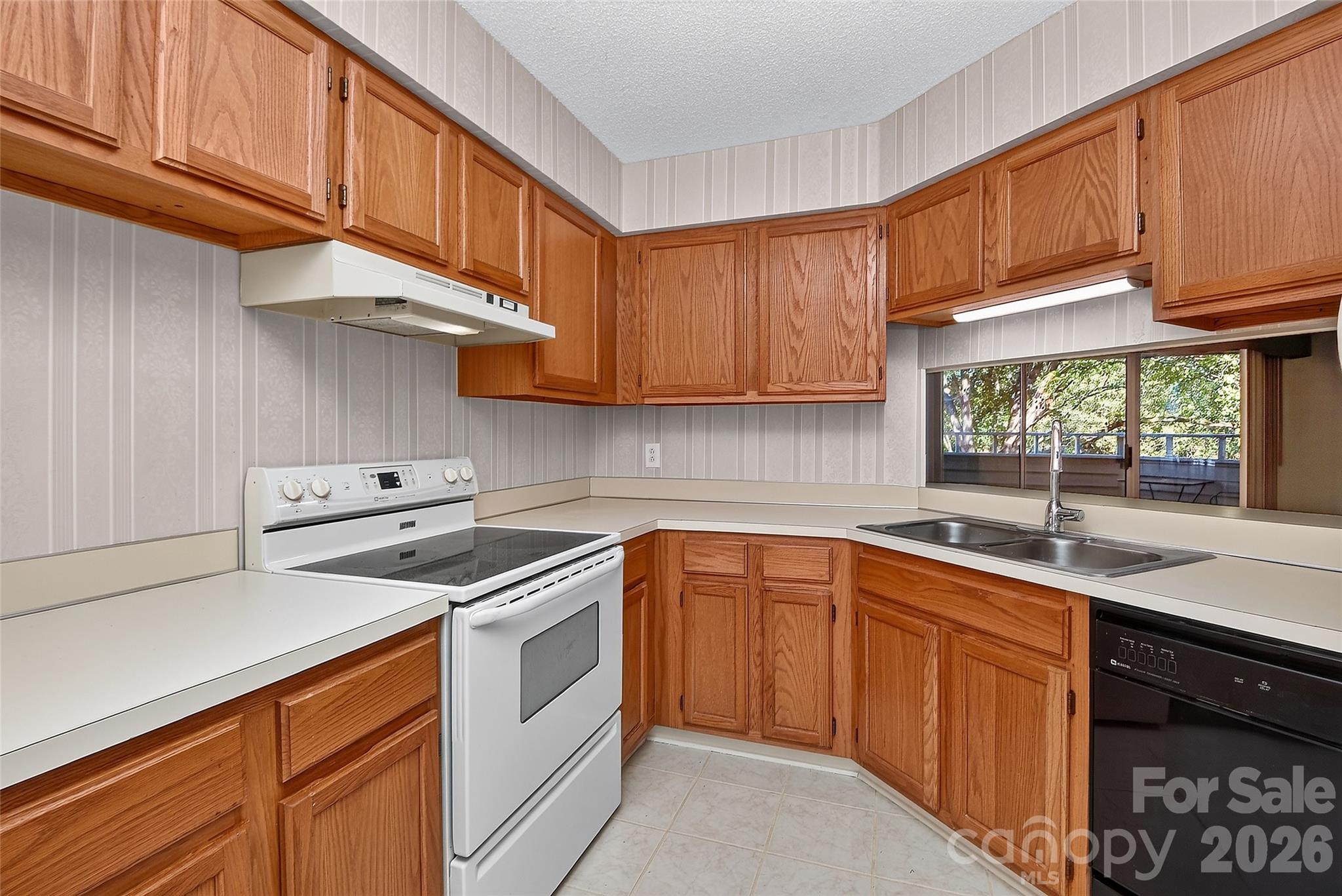 2559 Stockbridge Drive B