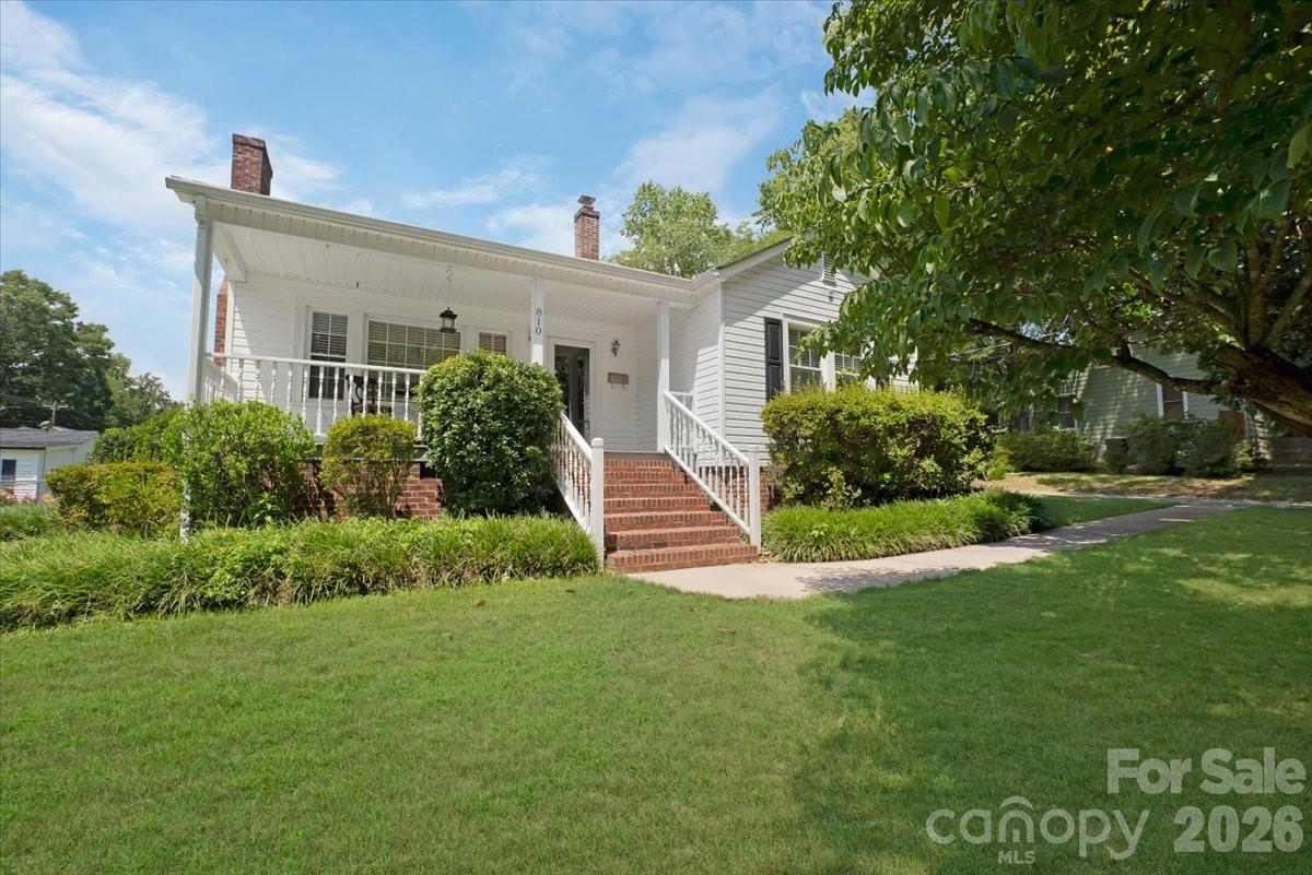 810 Ashwood Street