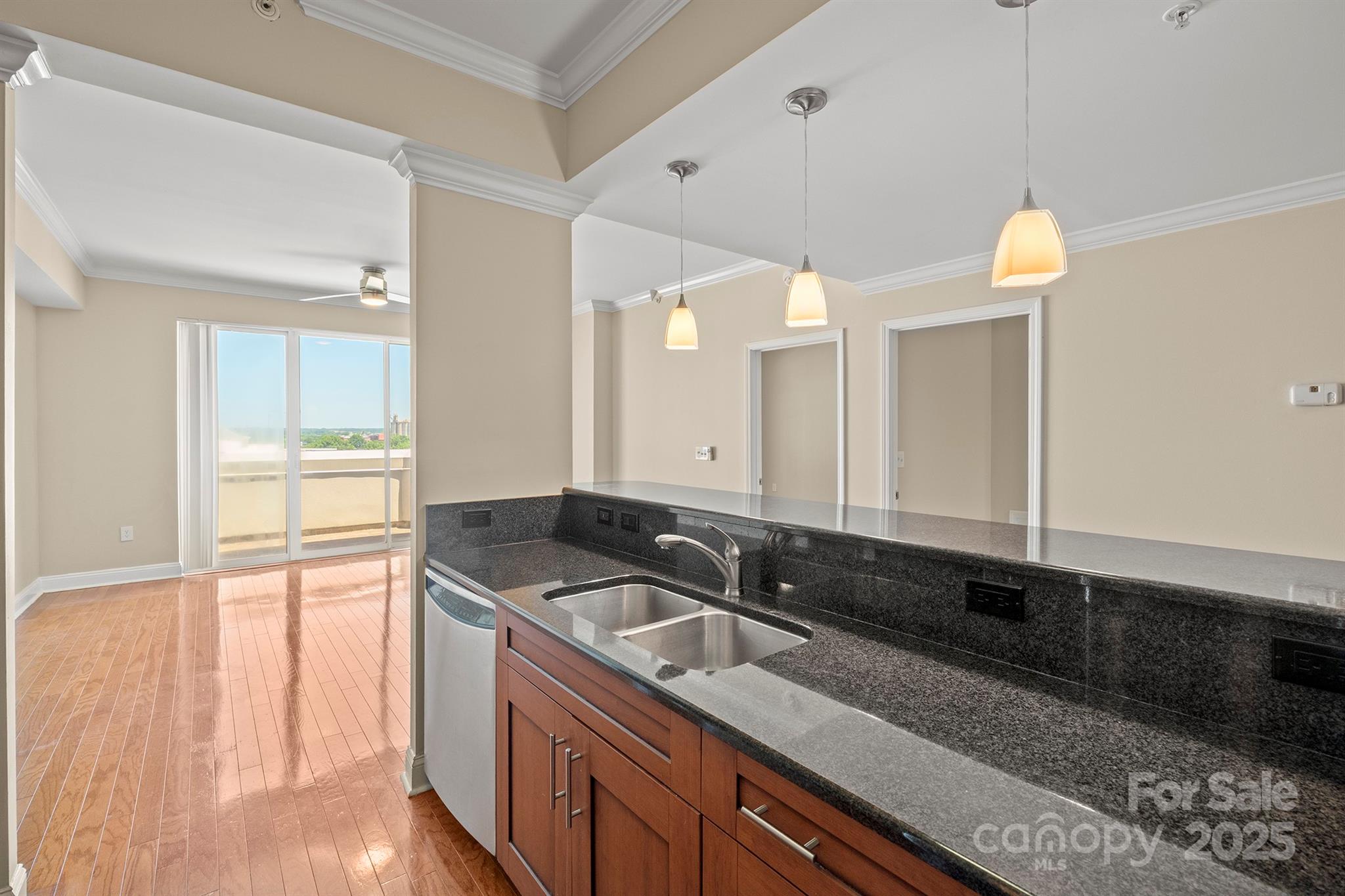 Fifth And Poplar - Residential