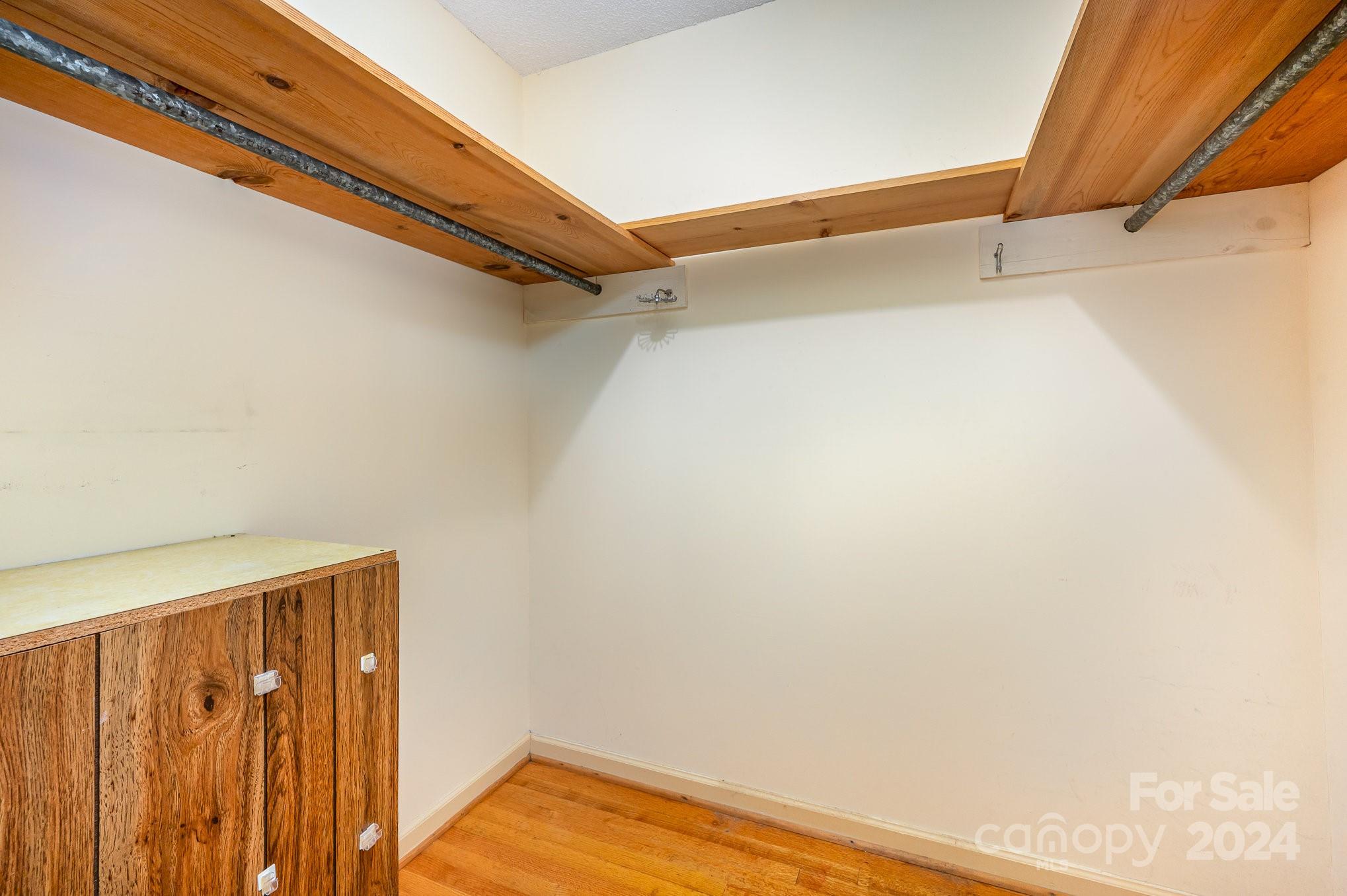 Ragin Estates - Residential