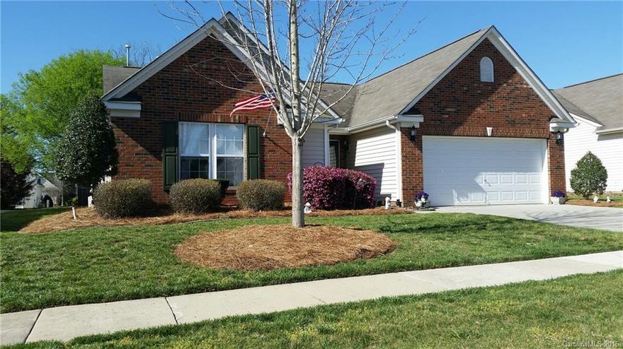 one owner, immaculate home in highly desired Holly Park. Termite bond. upgraded carpet, brick front and dishwasher