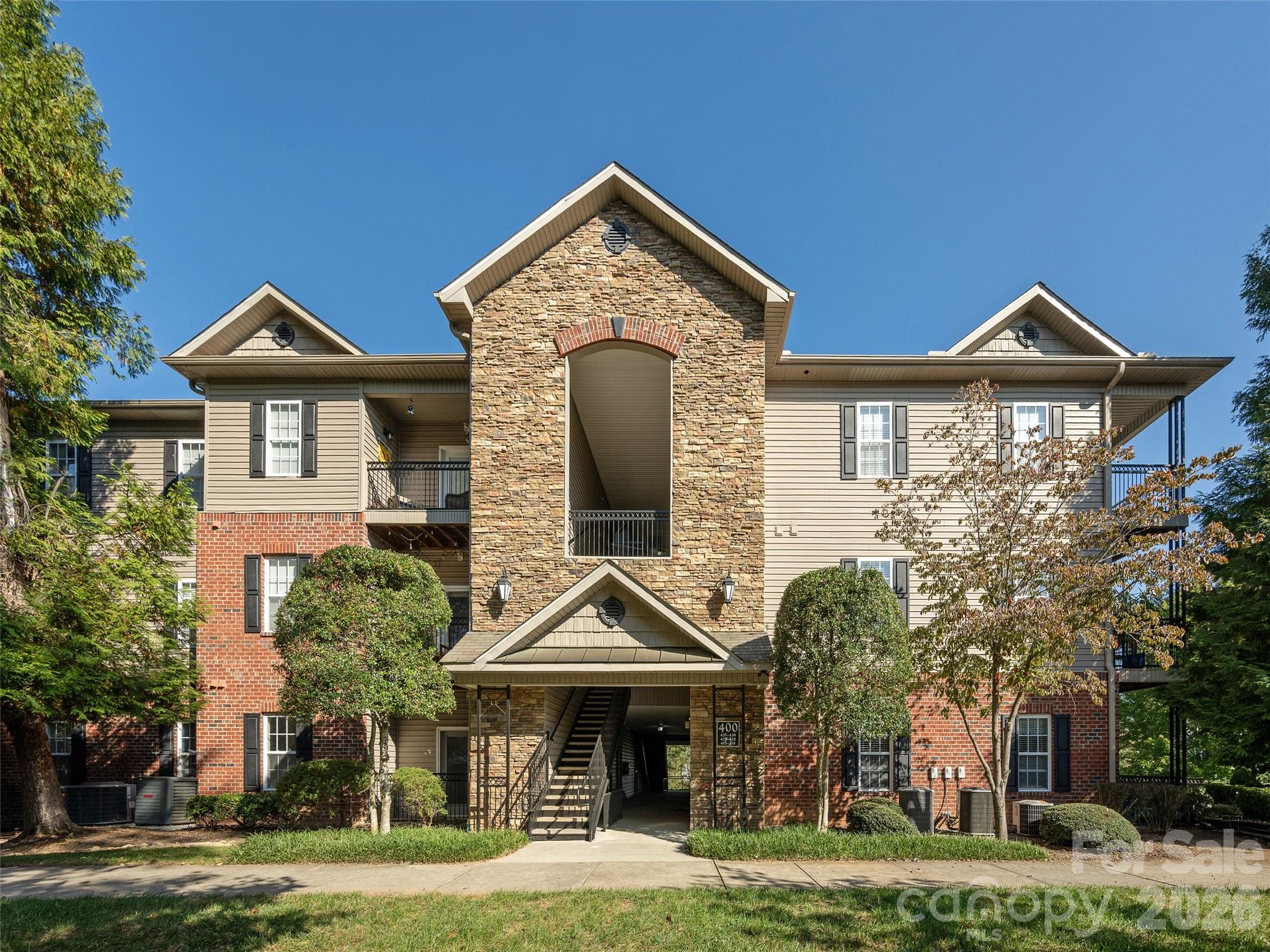 437 Appeldoorn Circle