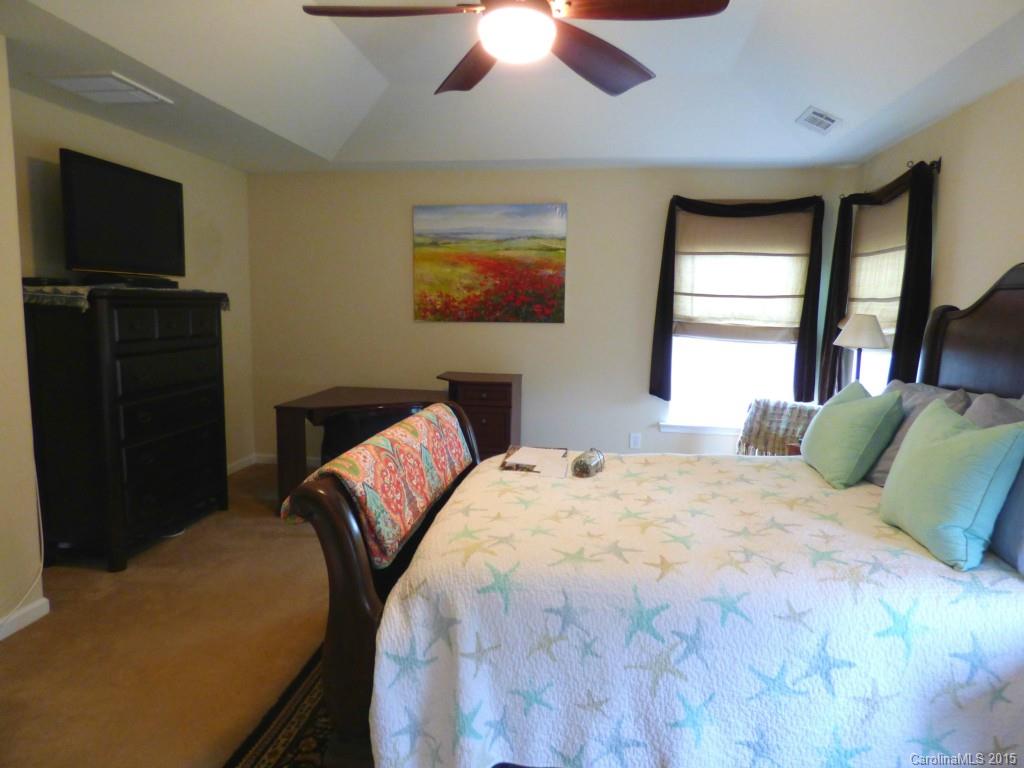 Hamilton Lakes - Residential