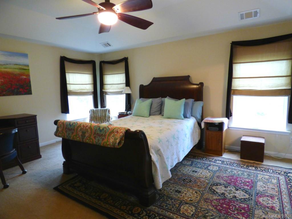 Hamilton Lakes - Residential