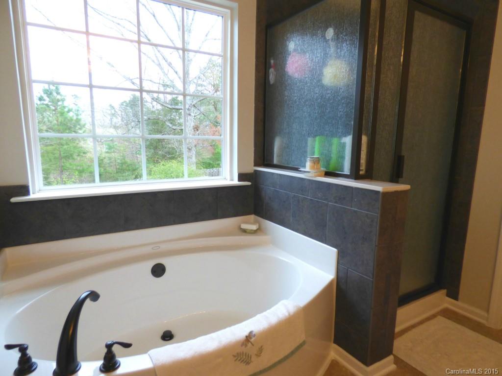 Hamilton Lakes - Residential