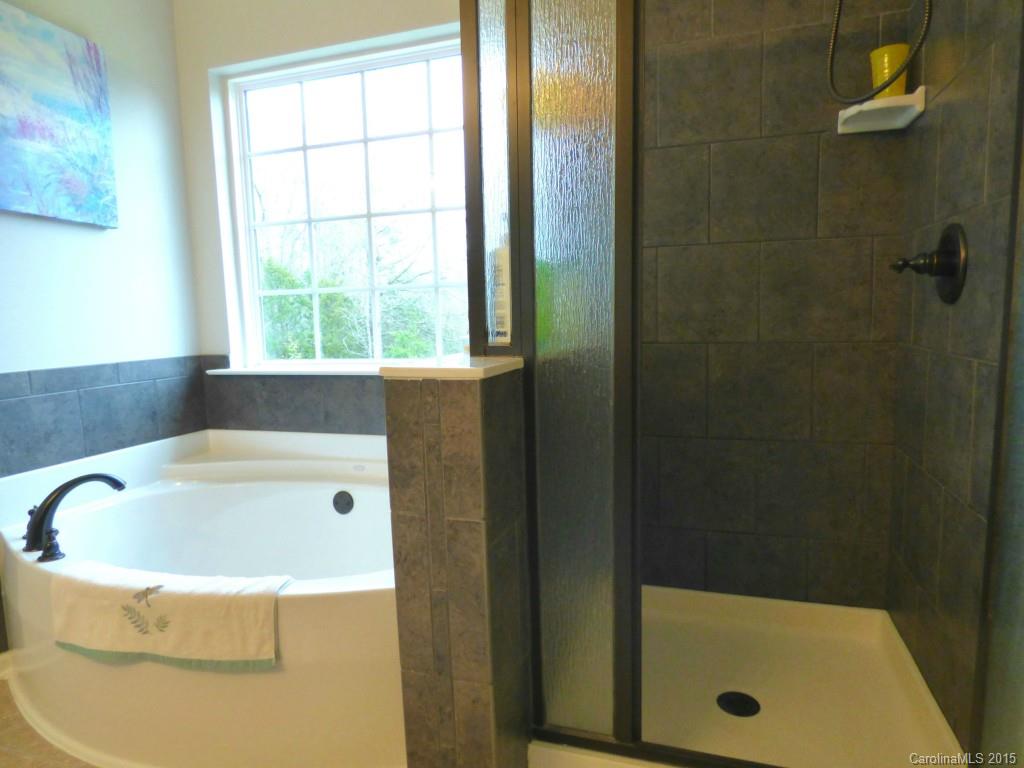 Hamilton Lakes - Residential