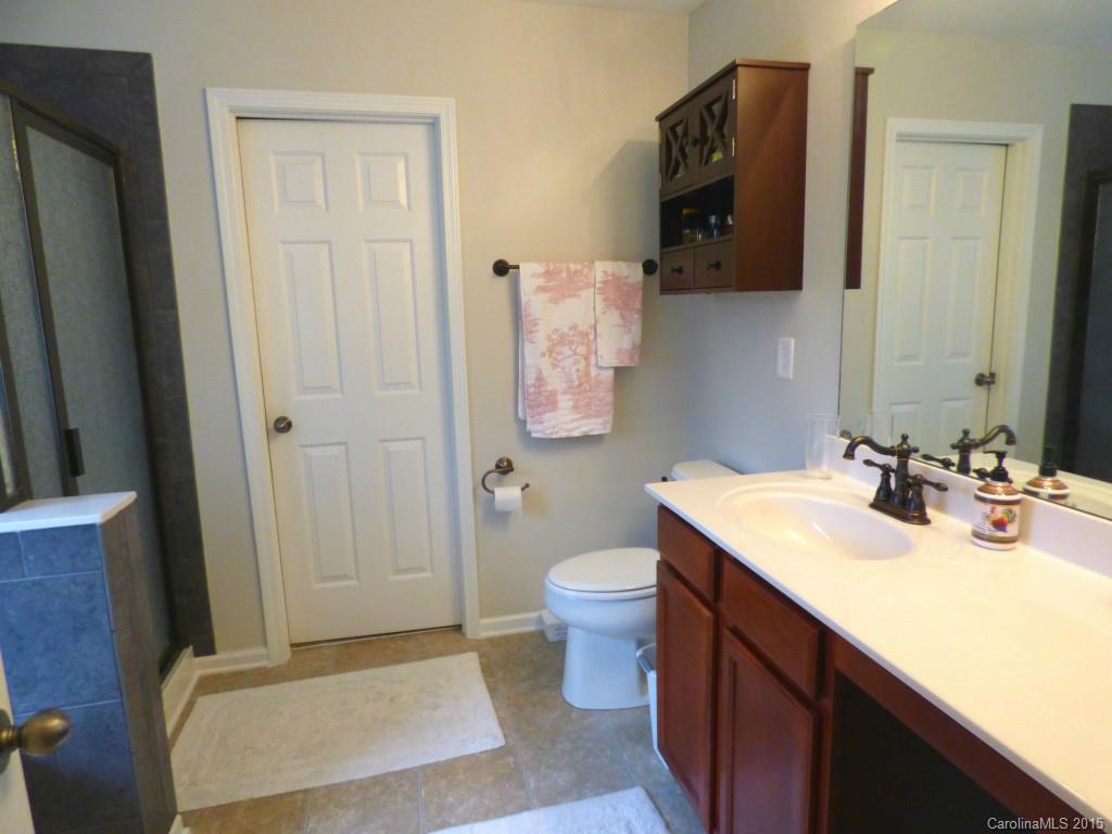 Hamilton Lakes - Residential