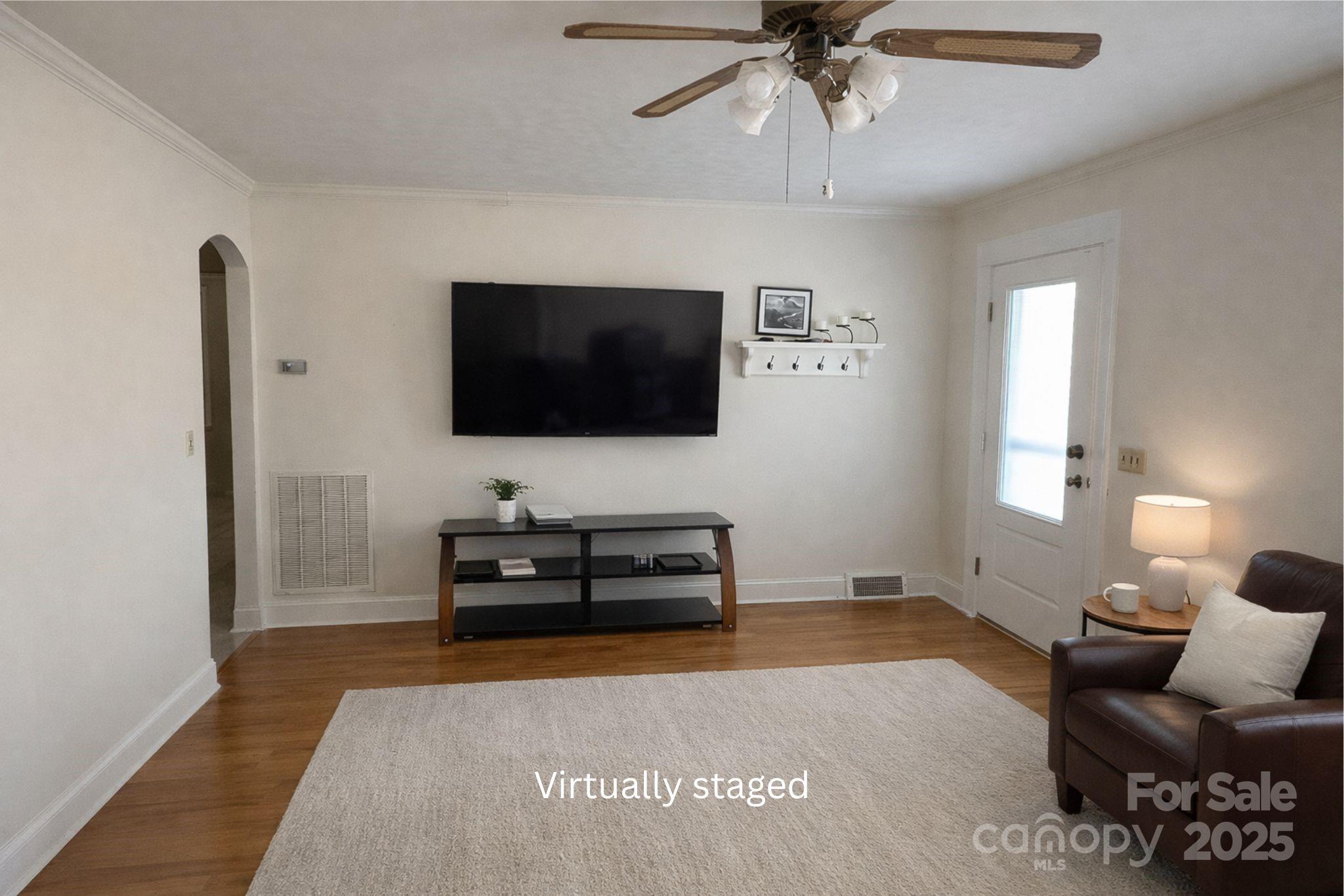 686 Elizabeth Street SW