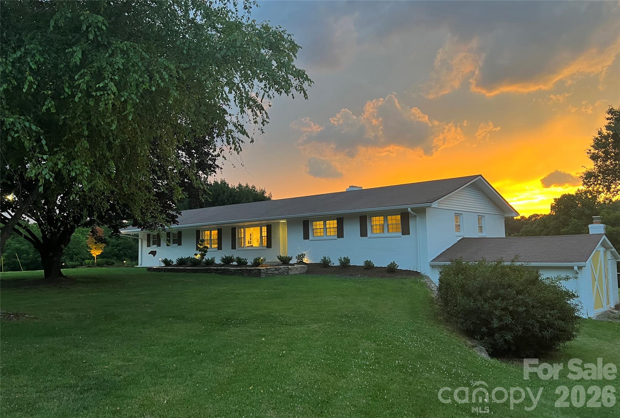 134 W Oakview Road