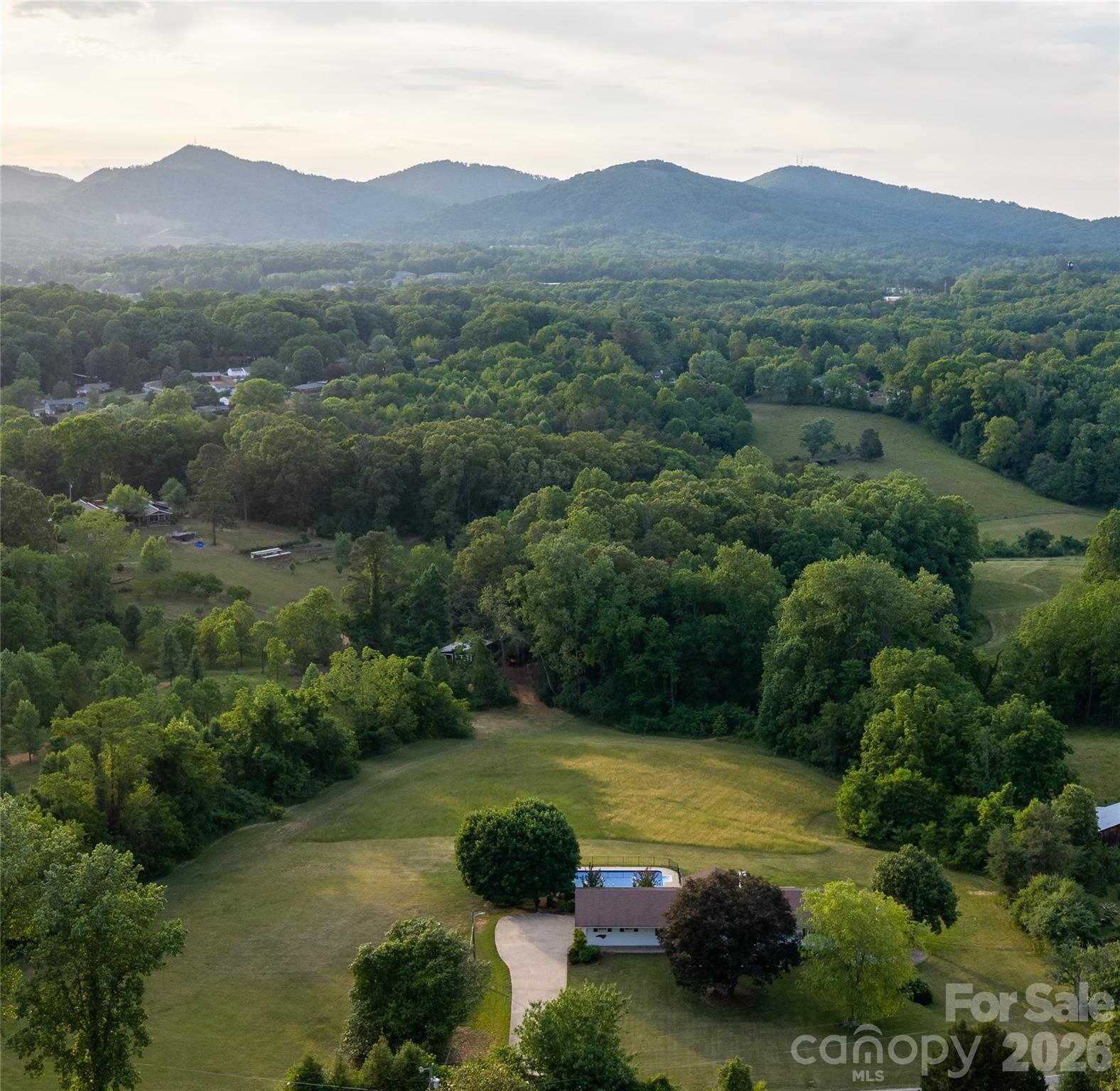134 W Oakview Road
