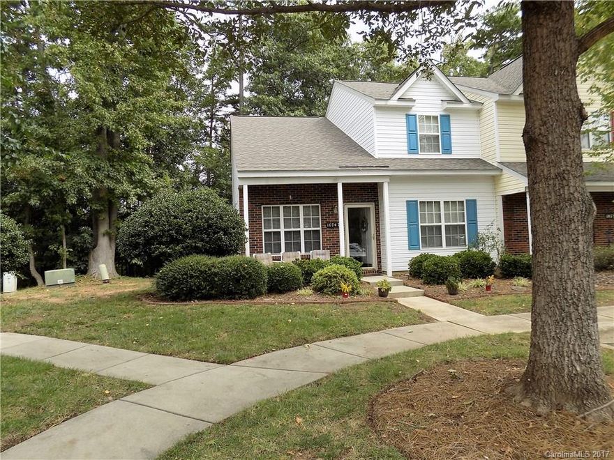 AWESOME END UNIT TOWNHOME COVENIENTLY LOCATED CLOSE TO SHOPPING AND RESTAURANTS- 3 BEDROOM 2.5 BATH WITH A 2 STORY GREAT ROOM AND FIREPLACE- OWNERS SUITE ON MAIN LEVEL- LAUNDRY ON MAIN LEVEL- COVERED FRONT PORCH- ADORABLE EAT IN KITCHEN- HURRY THIS ONE WON'T LAST!