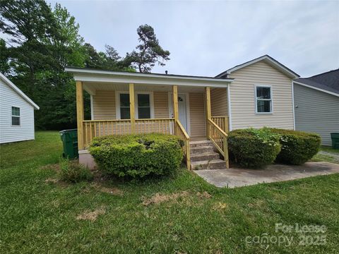 Photo of 2507 Moreland Street, Charlotte, NC 28208 (MLS # 4333346)