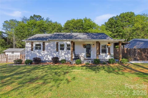 Photo of 1825 Mollys Backbone Road, Sherrills Ford, NC 28673 (MLS # 4434746)