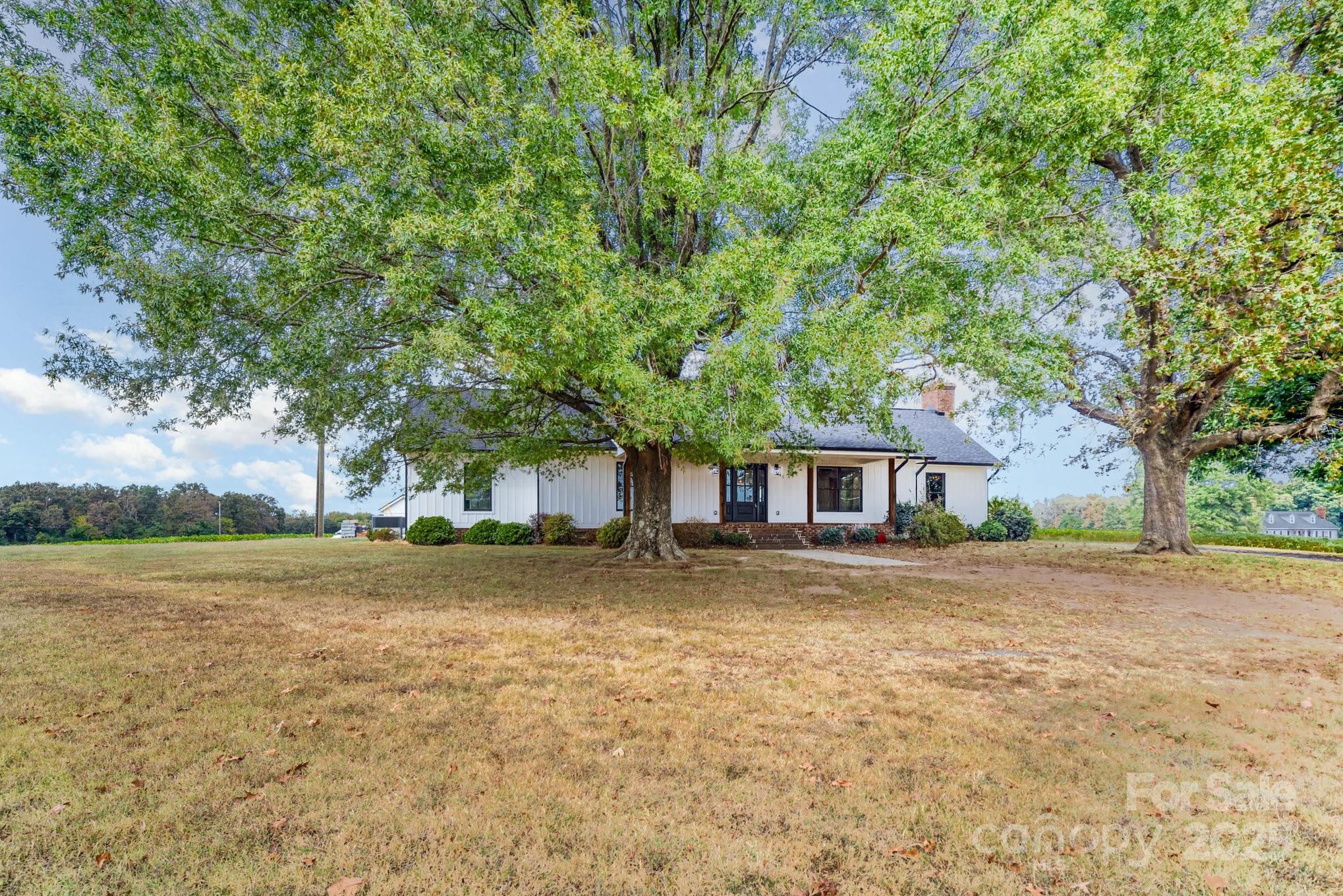 1421 Old Highway 74 None