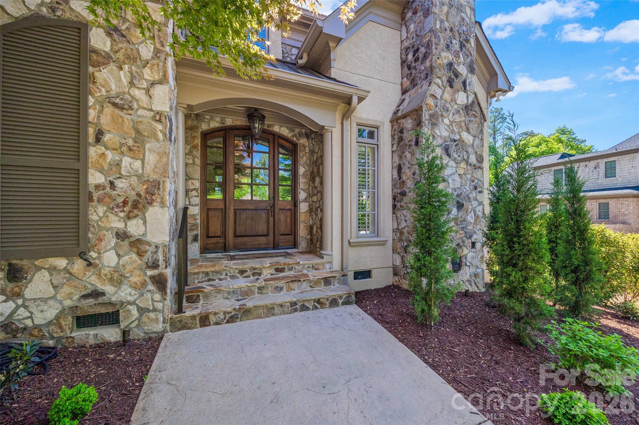 3026 Kings Manor Drive