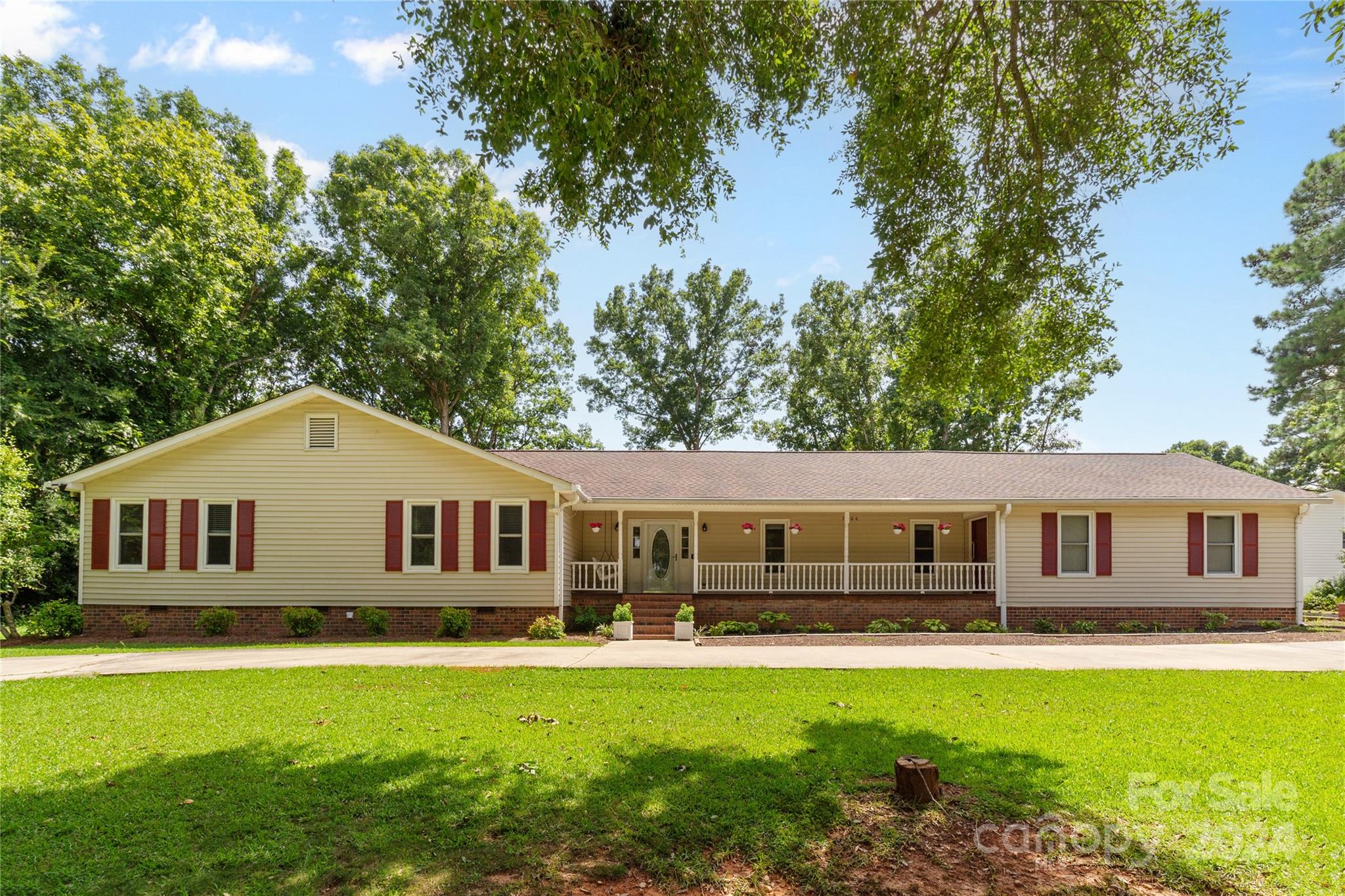 Country Club Estates - Residential