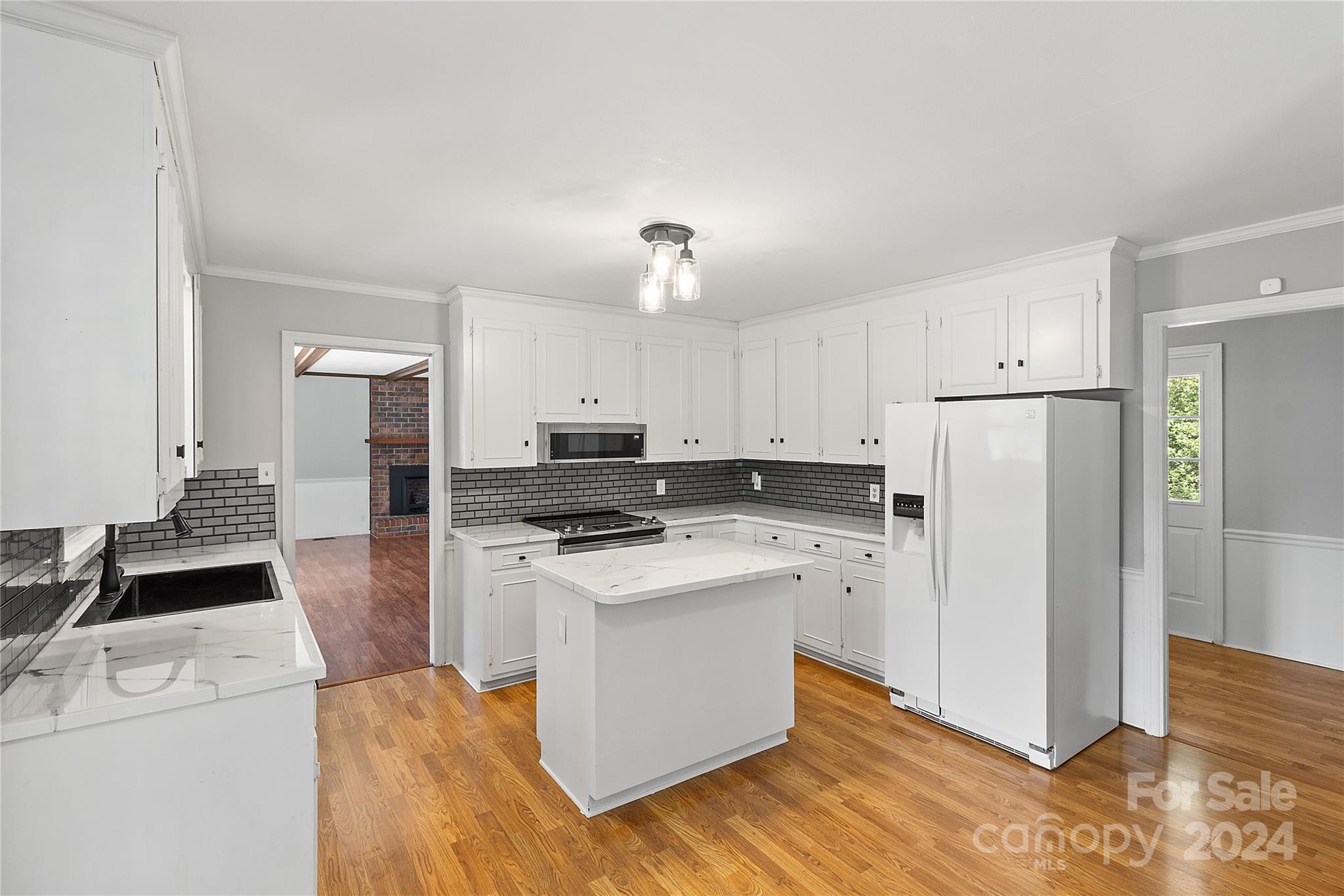 Country Club Estates - Residential