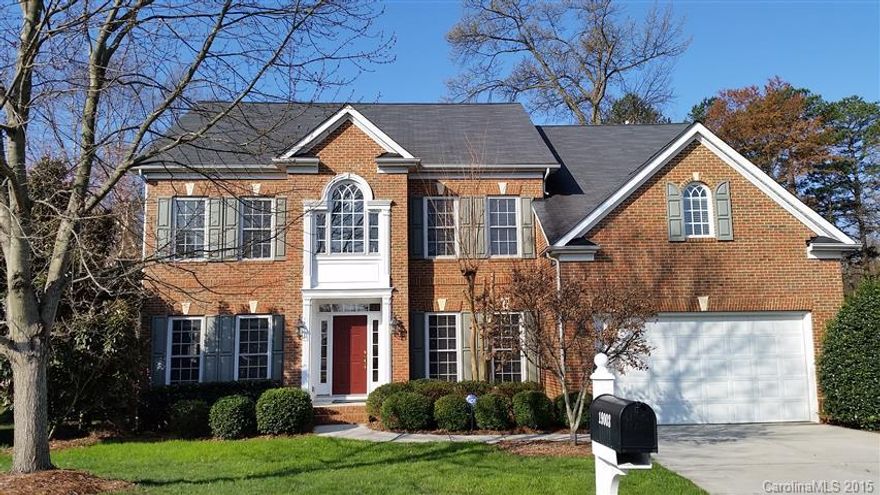 This hilltop home in a cul-de-sac  features master suite, guest suite, custom hardwood floors, architecturally designed great room with huge palladian window & gas fireplace with custom built bookcases, & extra large deck overlooking wooded fenced in backyard bordering Jetton Park for privacy. Convenient to I-77, the Peninsula, & shopping and dining within walking distance, Jetton Cove represents the very best of community living with its swim club, walking trails and summertime lemonade stands!