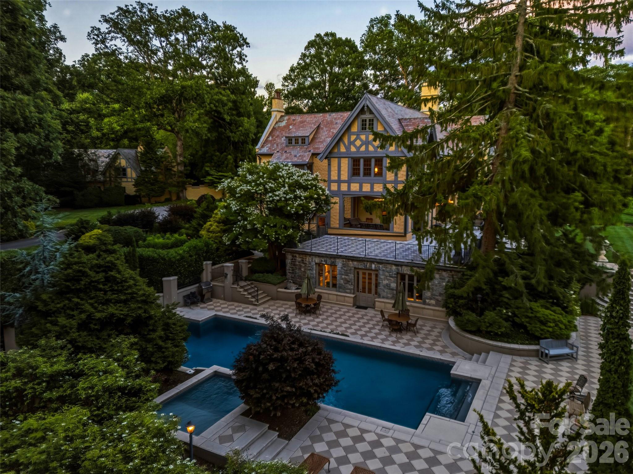 7 Stuyvesant Road