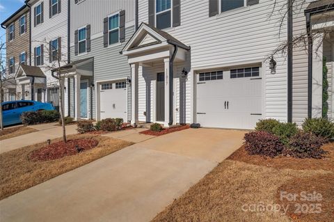 11017 Woodland Creek Way Charlotte NC 28262
