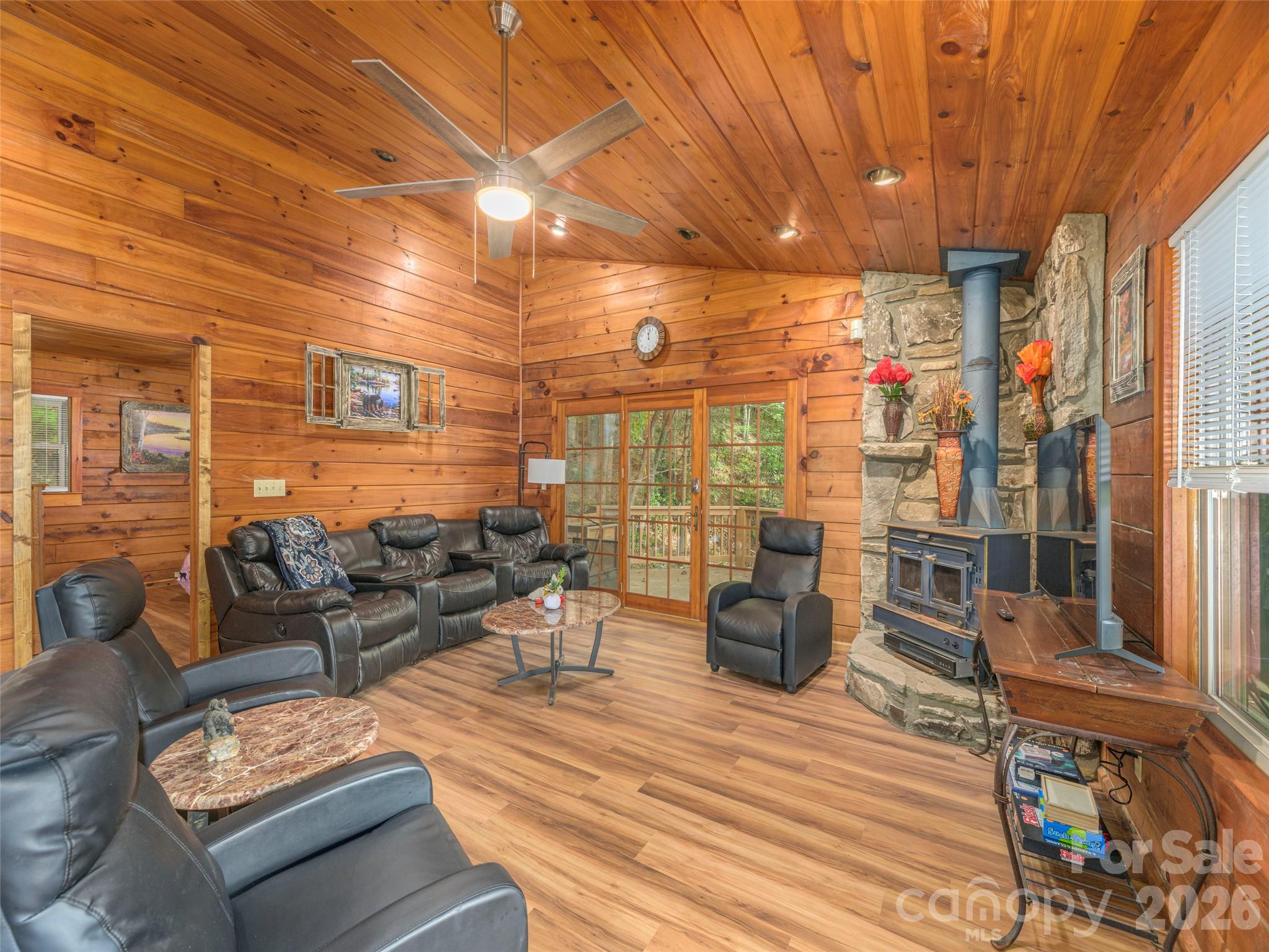 250 Creekside Drive