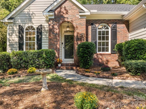 Photo of 4415 Highcroft Lane, Charlotte, NC 28269 (MLS # 4430634)