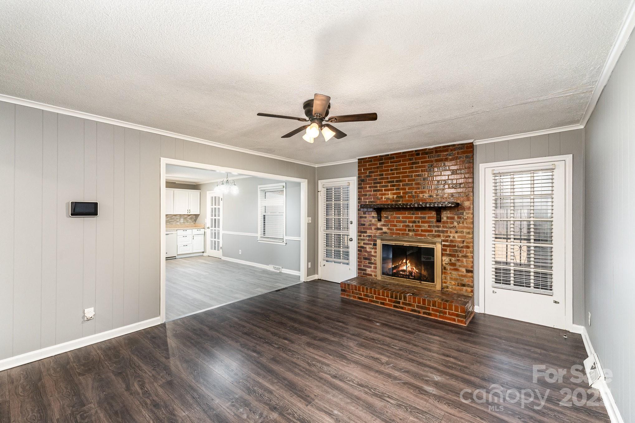 4815 Carriage Drive Circle