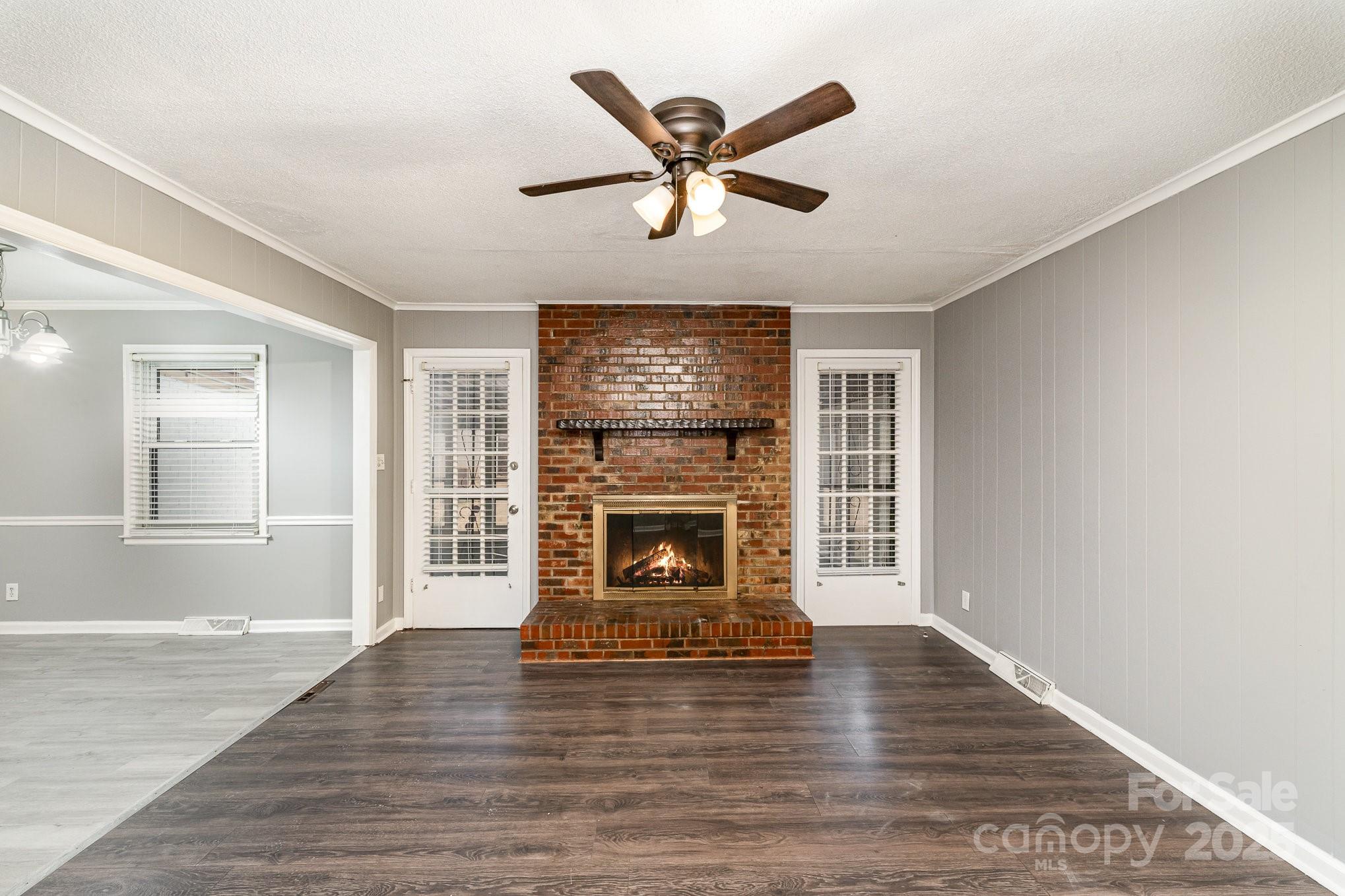 4815 Carriage Drive Circle