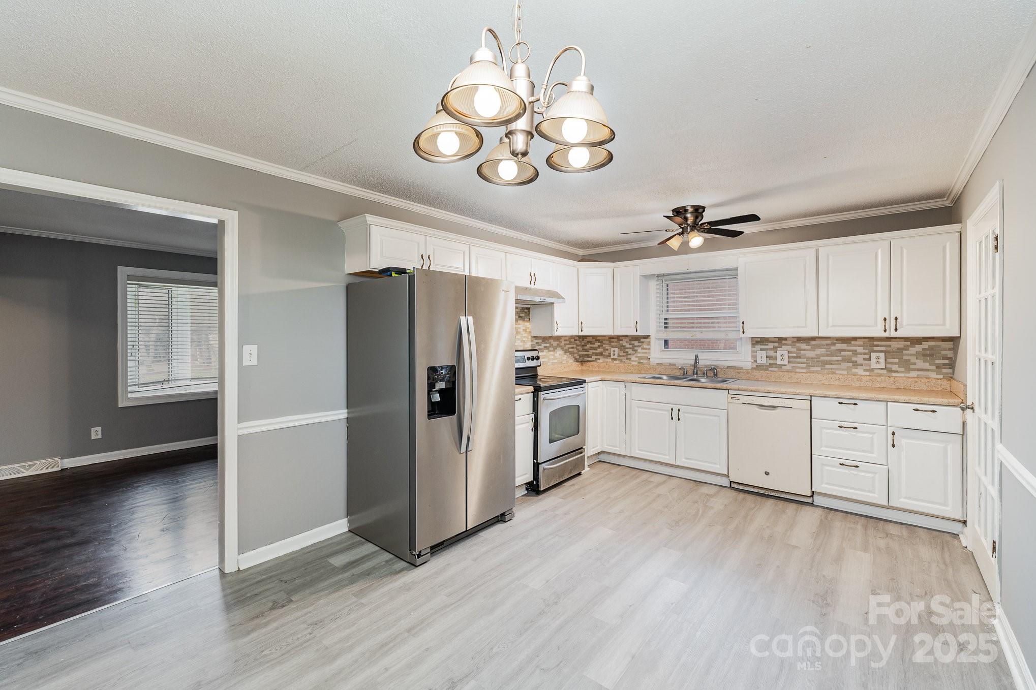 4815 Carriage Drive Circle