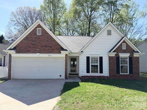 8523 Boxford Court Charlotte NC 28215