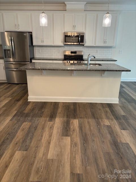 The Enclave at Davis Lake - Residential